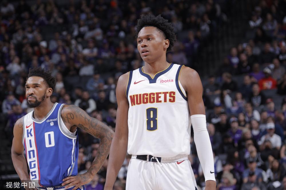 年轻球员与 年轻球员与