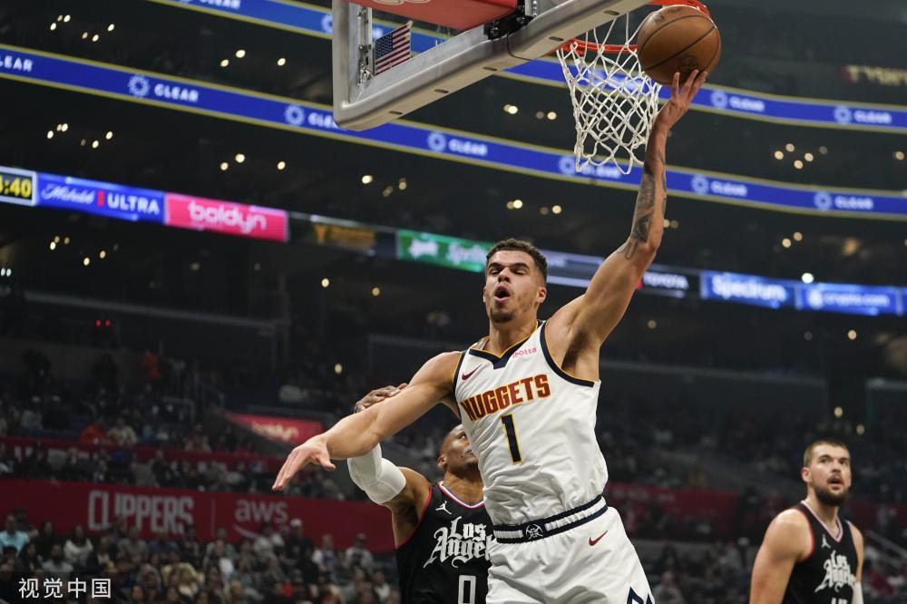 年轻球员与 年轻球员与