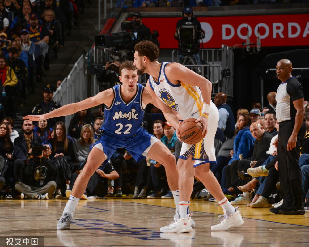 球队竞相追 球队竞相追